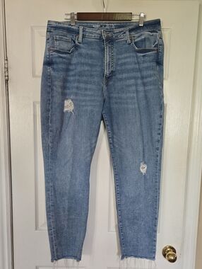 Old Navy Light Blue Distressed Mom Jeans